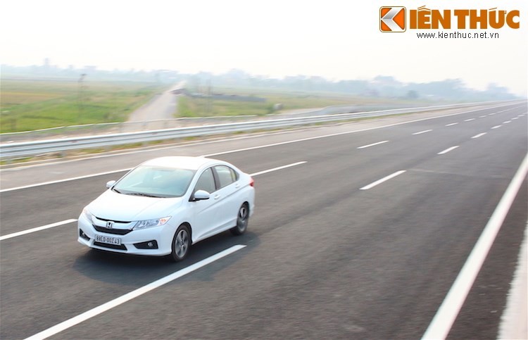 Honda City 2016 giam gia hon 20 trieu dong tai Viet Nam-Hinh-12